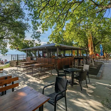 Camping Klenovica مكان تخييم *